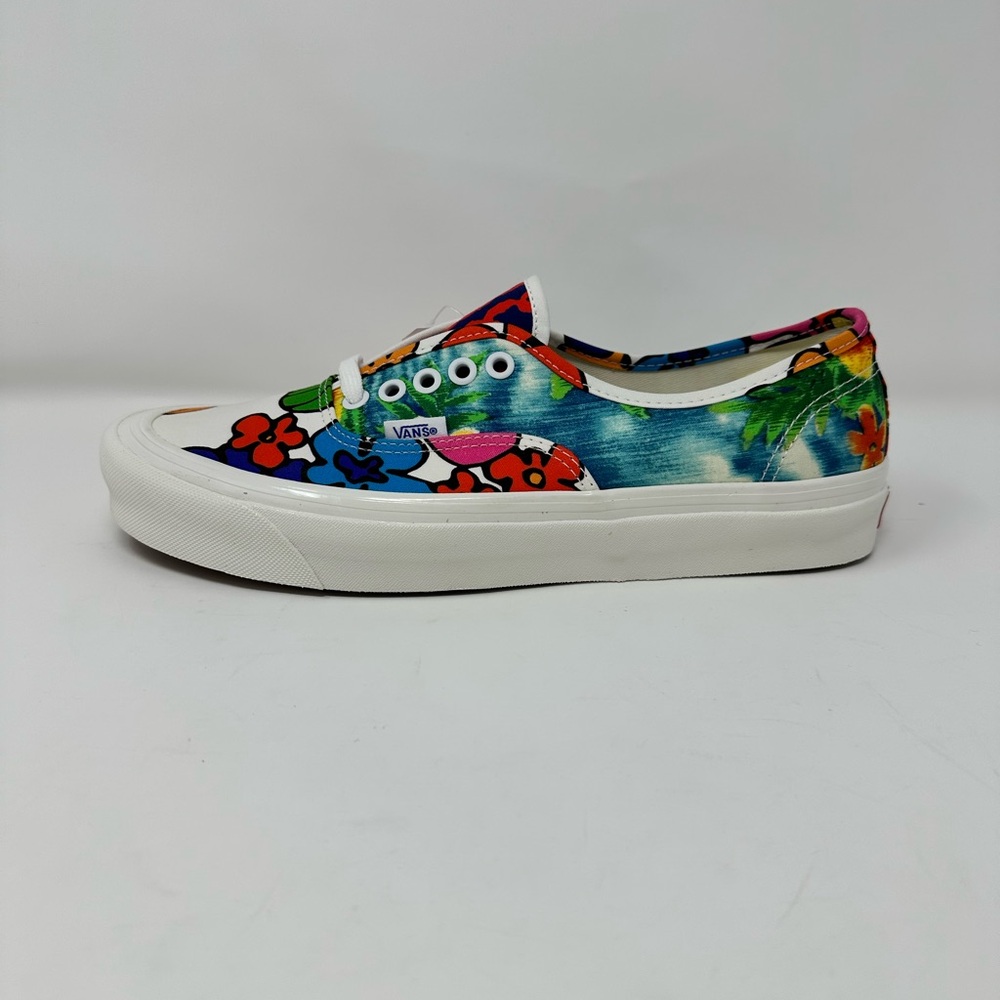 New in Box Vans Authentic 44 DX Men’s Size 10 Skate Shoe